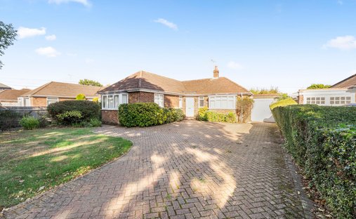 Bungalow in Burgess Hill, England 1
