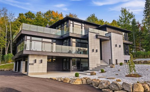 House in Piedmont, Quebec, Canada 1