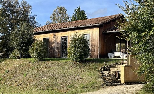 Land in Montignac-Lascaux, Nouvelle-Aquitaine, France 1