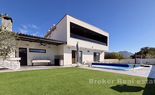 Villa in Kastel Sucurac, Split-Dalmatia County, Croatia 1