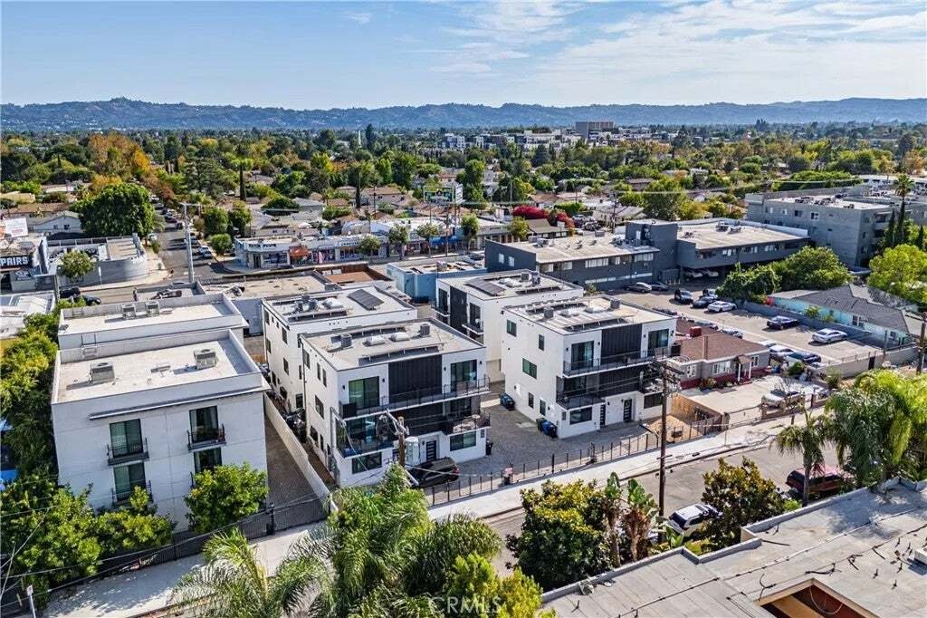 Los Angeles, California, United States 1 - 18983342