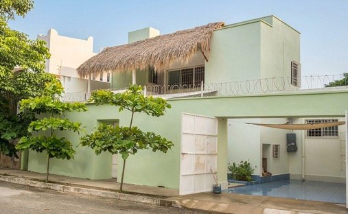 House in La Crucecita, Oaxaca, Mexico 1