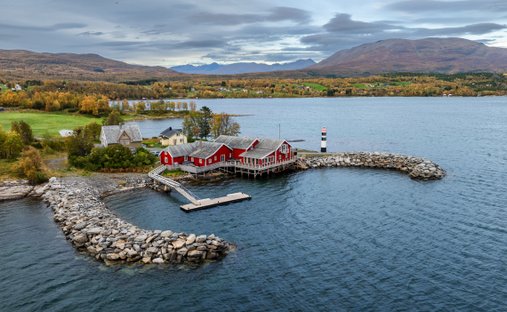 Estate in Meistervik, Troms, Norway 1