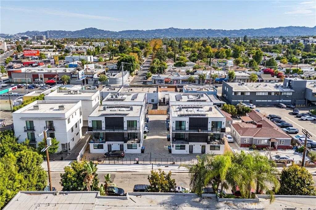 Los Angeles, California, United States 2 - 18983342