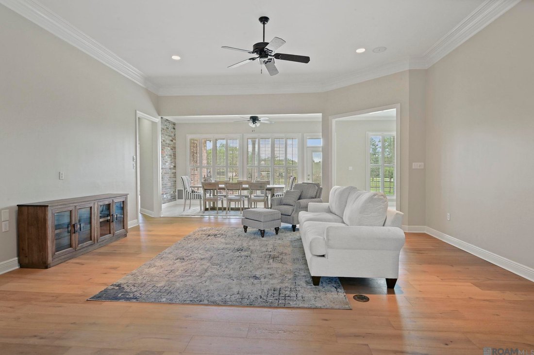 House in Baton Rouge, Louisiana, United States 4 - 18096081