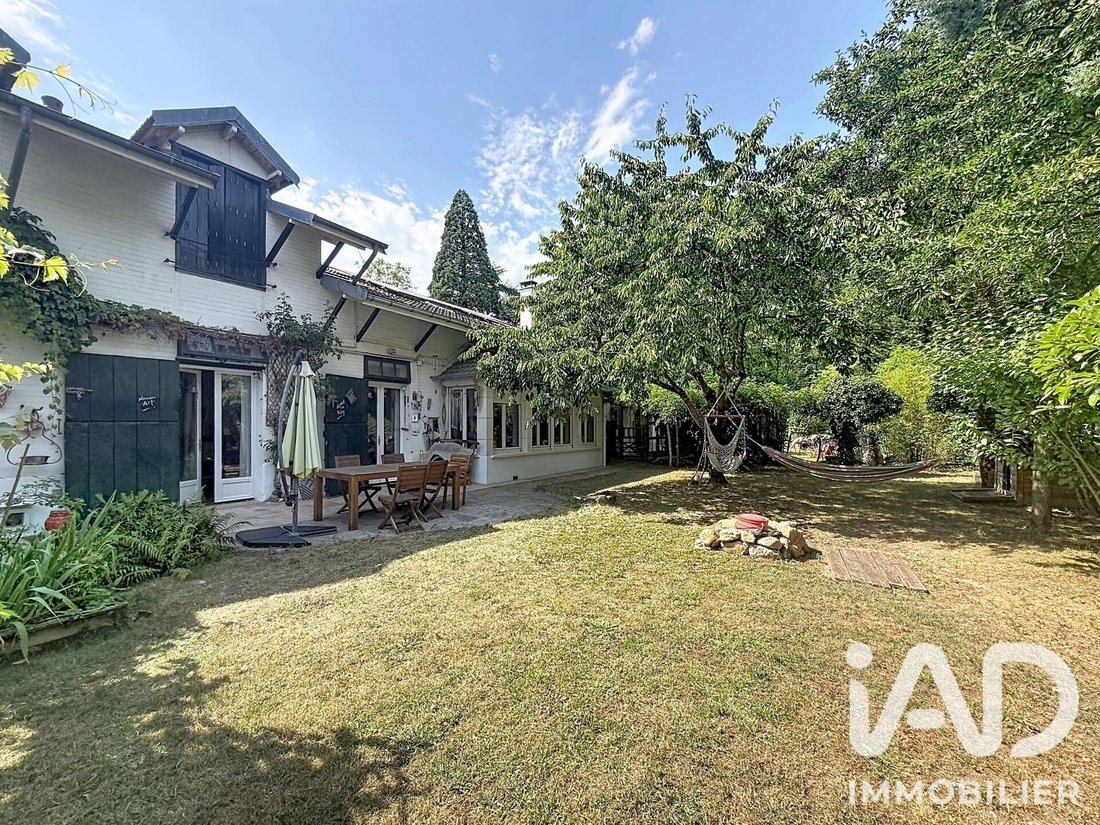 House in Napoleon, Maisons-Laffitte, France 1 - 18983847