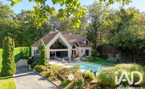 Maison à Ouest, Lamorlaye, France 1