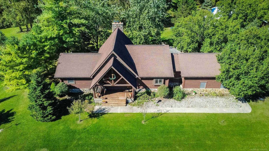 House in Yale, Michigan, United States 3 - 18983749