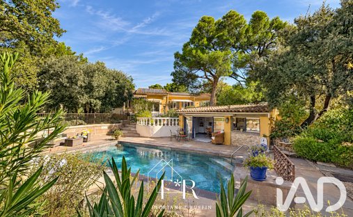 House in Uchaux, Provence-Alpes-Côte d'Azur, France 1