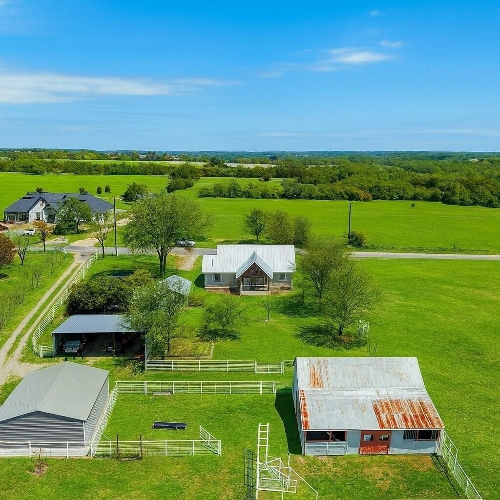 Farm Ranch in Gunter, Texas, United States 4 - 18983530