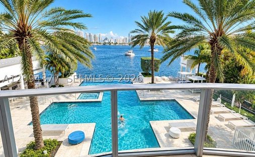 Condo in Golden Beach, Florida, United States 1