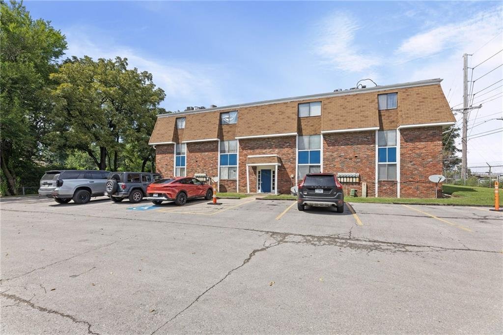 Apartment in Grandview, Missouri, United States 5 - 18983478