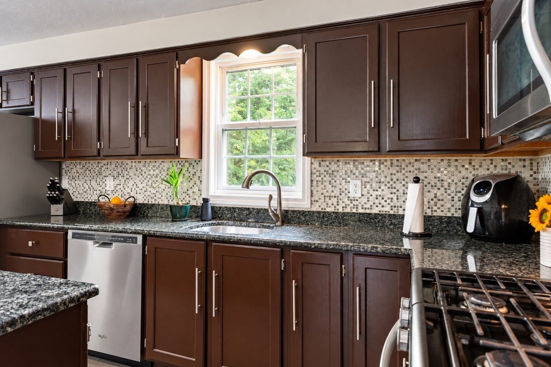 House in Attleboro, Massachusetts, United States 4 - 18983757
