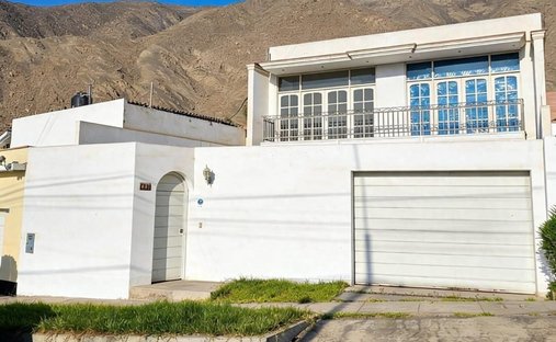 House in San Juan de Miraflores, Metropolitan Municipality of Lima, Peru 1
