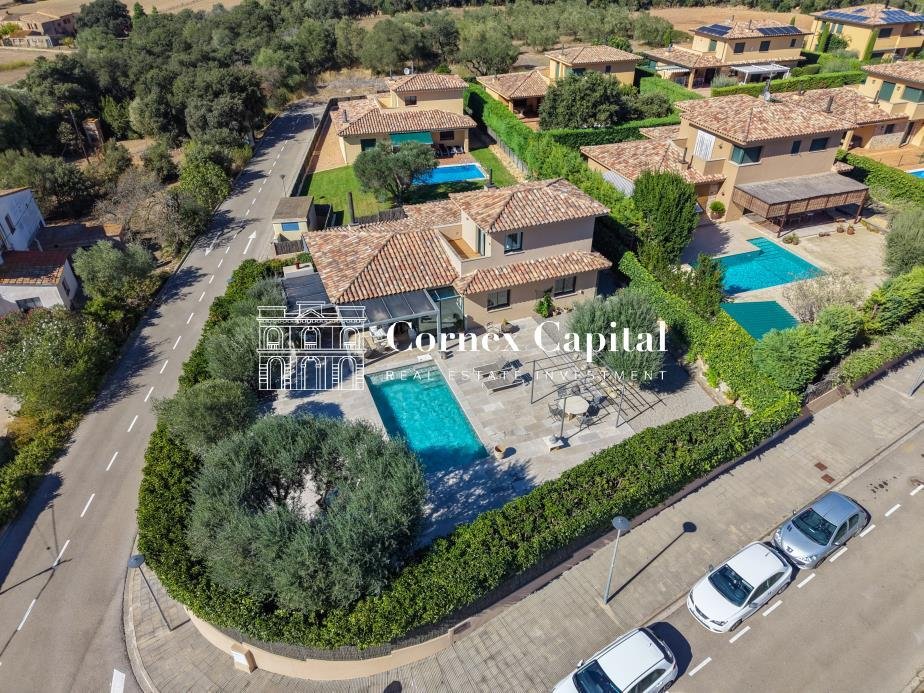 Villa in Pals, Catalonia, Spain 3 - 18983807