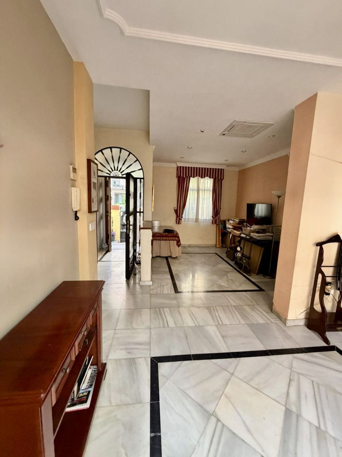 Townhouse in Distrito Sur, Seville, Spain 4 - 18983886