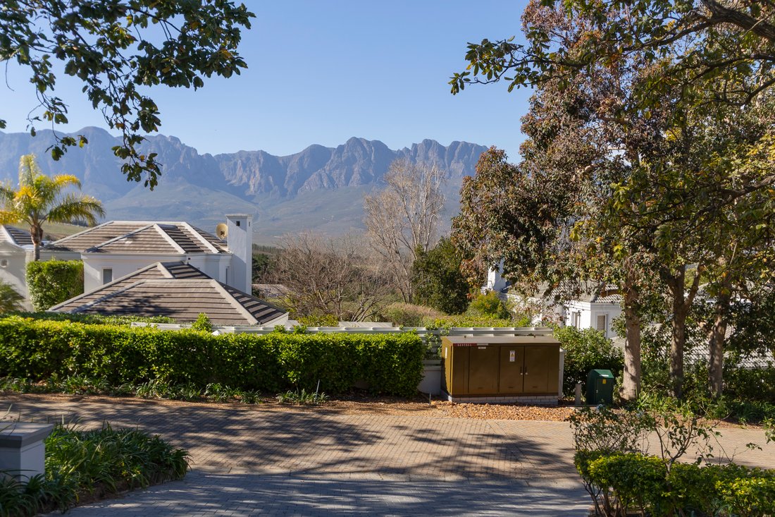 House in Erinvale Golf Estate, Helderberg, Cape Town 4 - 18983967
