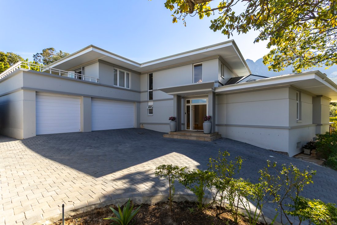House in Erinvale Golf Estate, Helderberg, Cape Town 2 - 18983967