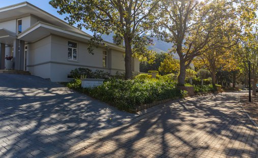 House in Erinvale Golf Estate, Helderberg, Cape Town 1