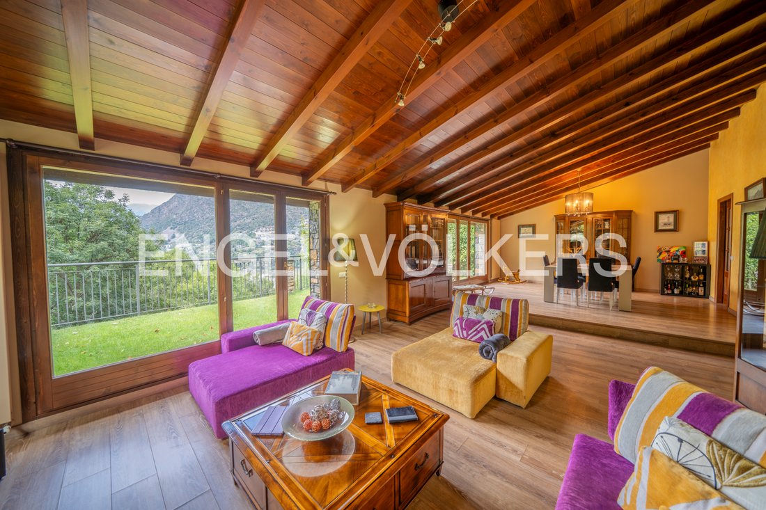 Chalet in Escaldes-Engordany, Escaldes-Engordany, Andorra 1 - 18984033