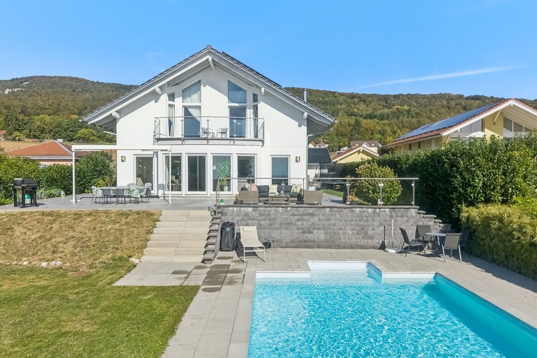 House in Givrins, Vaud, Switzerland 1 - 18984026
