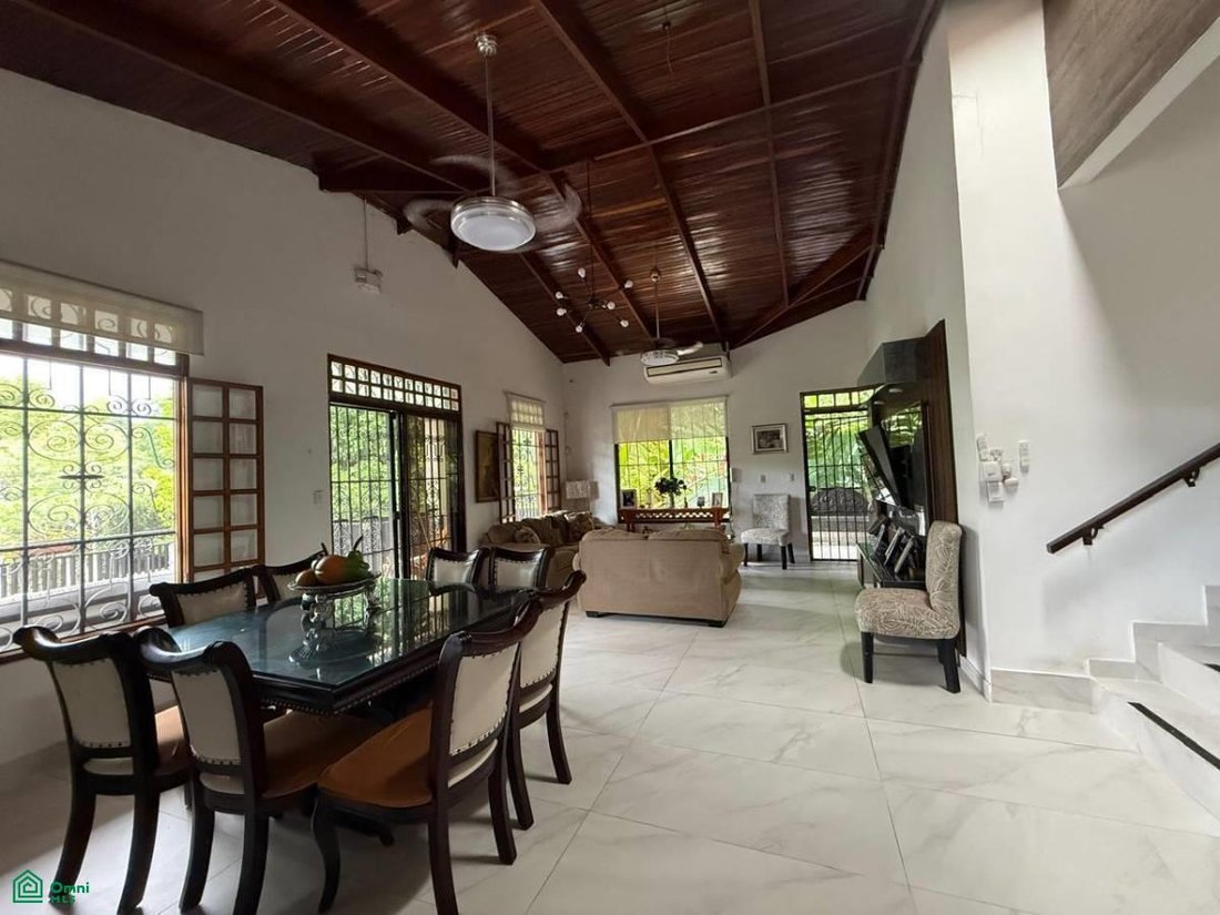 Casa in Quepos, Provincia di Puntarenas, Costa Rica 2 - 18594375