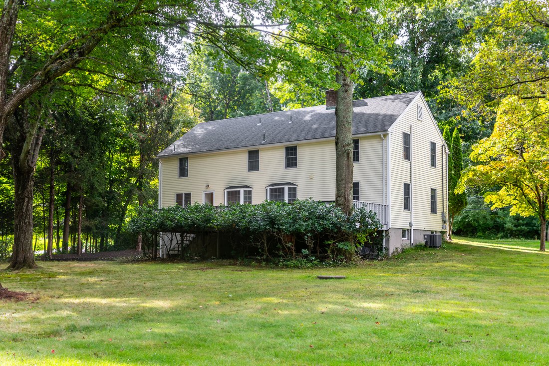 House in Cheshire, Connecticut, United States 4 - 18984005