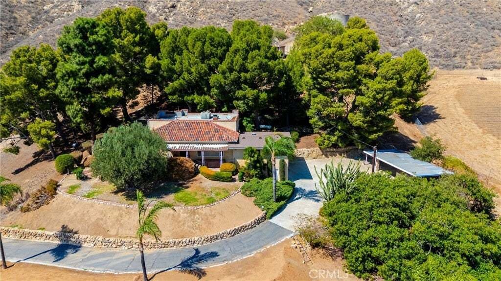 House in Colton, California, United States 4 - 18984042