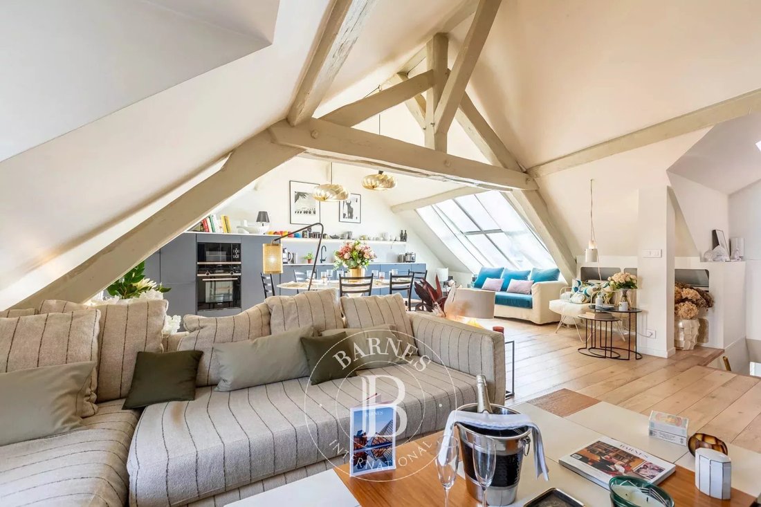 Apartment in Palais Royal, Paris 1er Arrondissement, Paris 4 - 14773766
