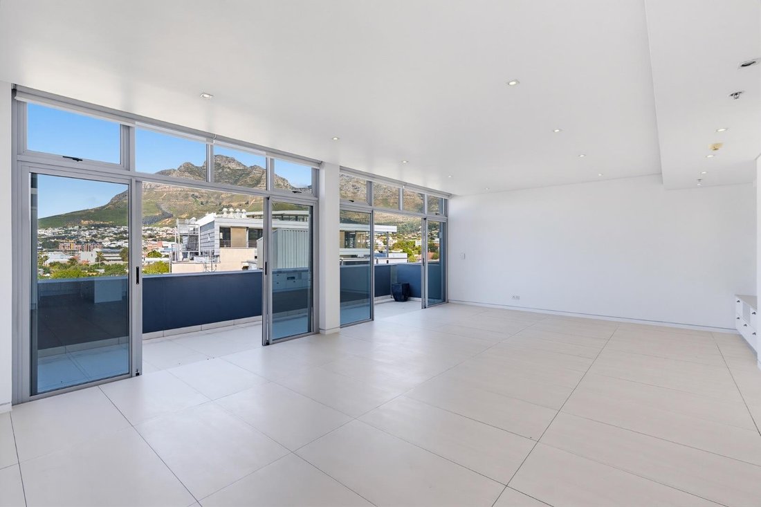 Apartment in Gardens, City Bowl, Cape Town 4 - 18985136