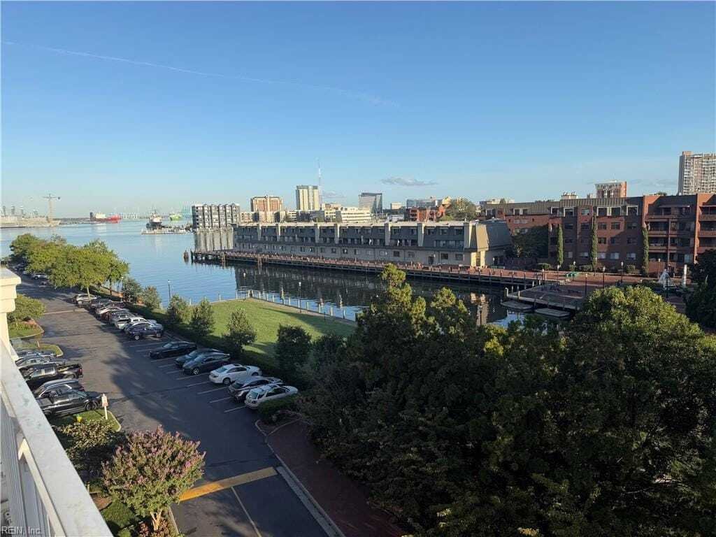 Condo in Norfolk, Virginia, United States 1 - 18984886