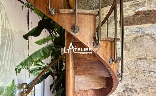 Country House in Sillon, Saint-Etienne-de-Montluc, France 1