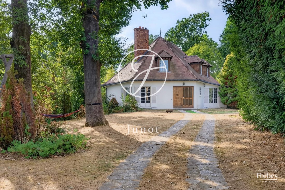 House in Poincare, Garches, France 1 - 18984805