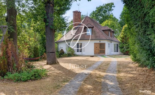 House in Poincare, Garches, France 1