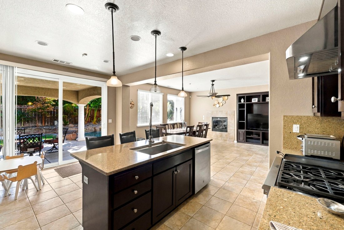 House in Manteca, California, United States 5 - 18986949