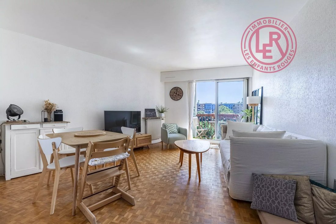 Apartment in Grange Aux Belles-Terrage, Paris 10e Arrondissement, Paris 4 - 18985127