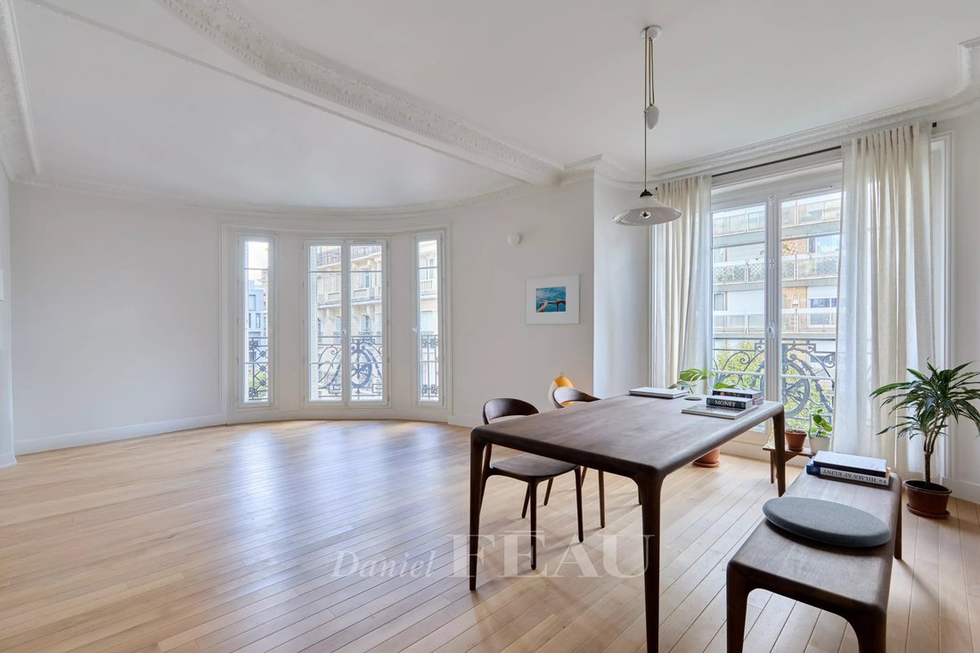 Apartment in Violet Commerce, Paris 15e Arrondissement, Paris 1 - 18986009