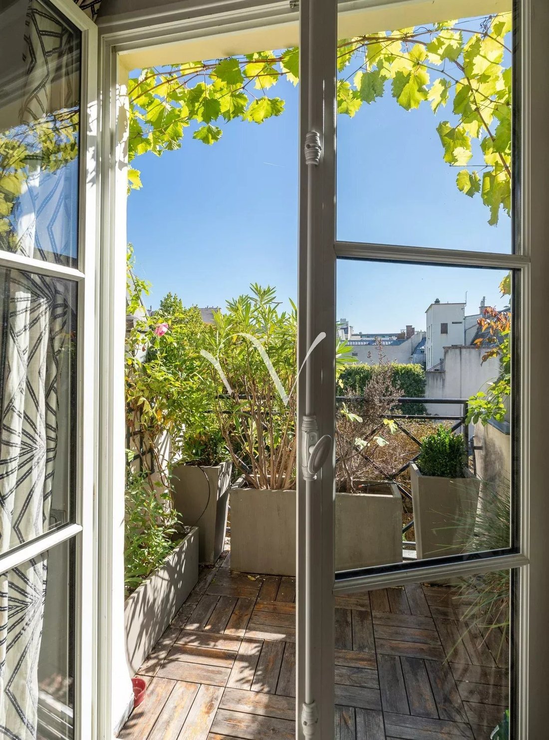 Apartment in Odéon, Paris 6e Arrondissement, Paris 1 - 18986008