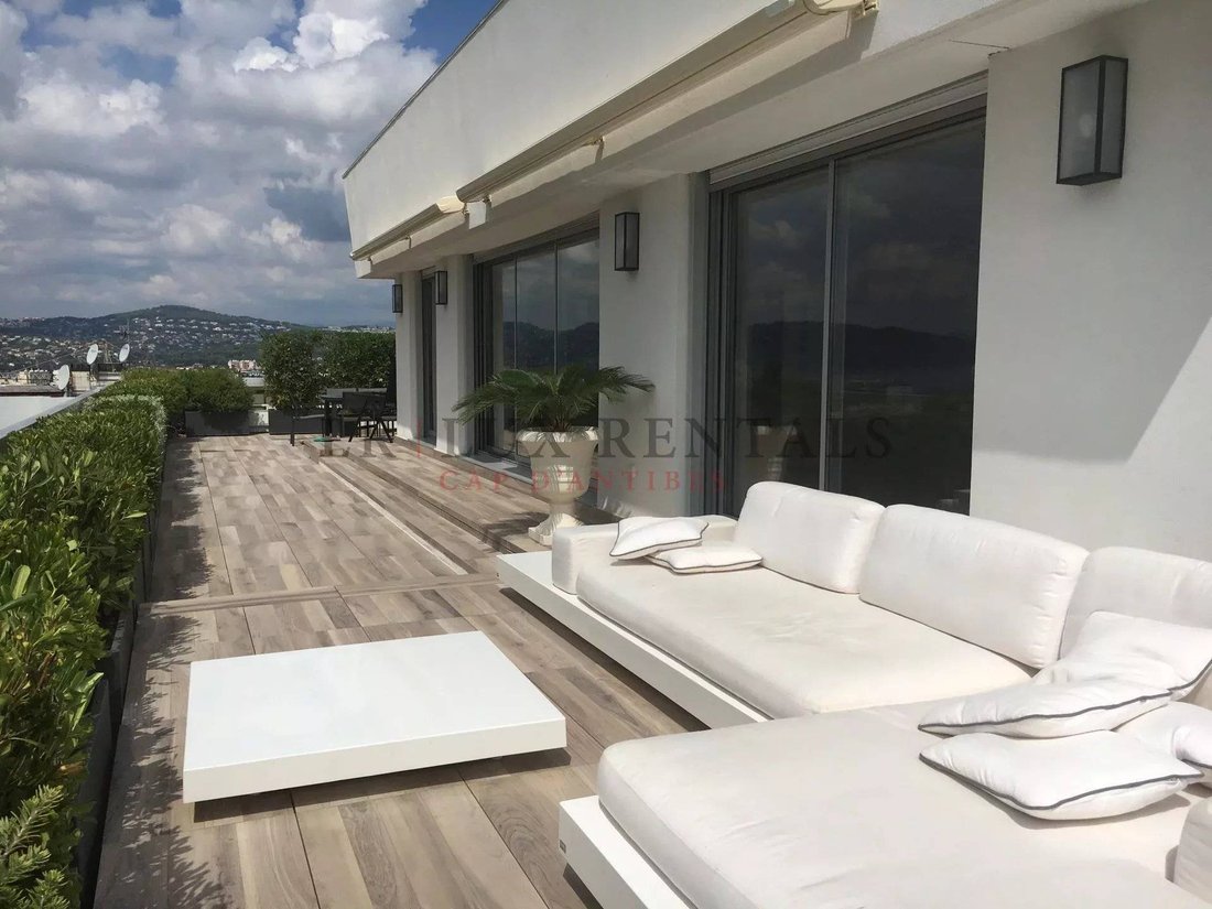 Penthouse in Les Bastides, Antibes, France 3 - 15689643