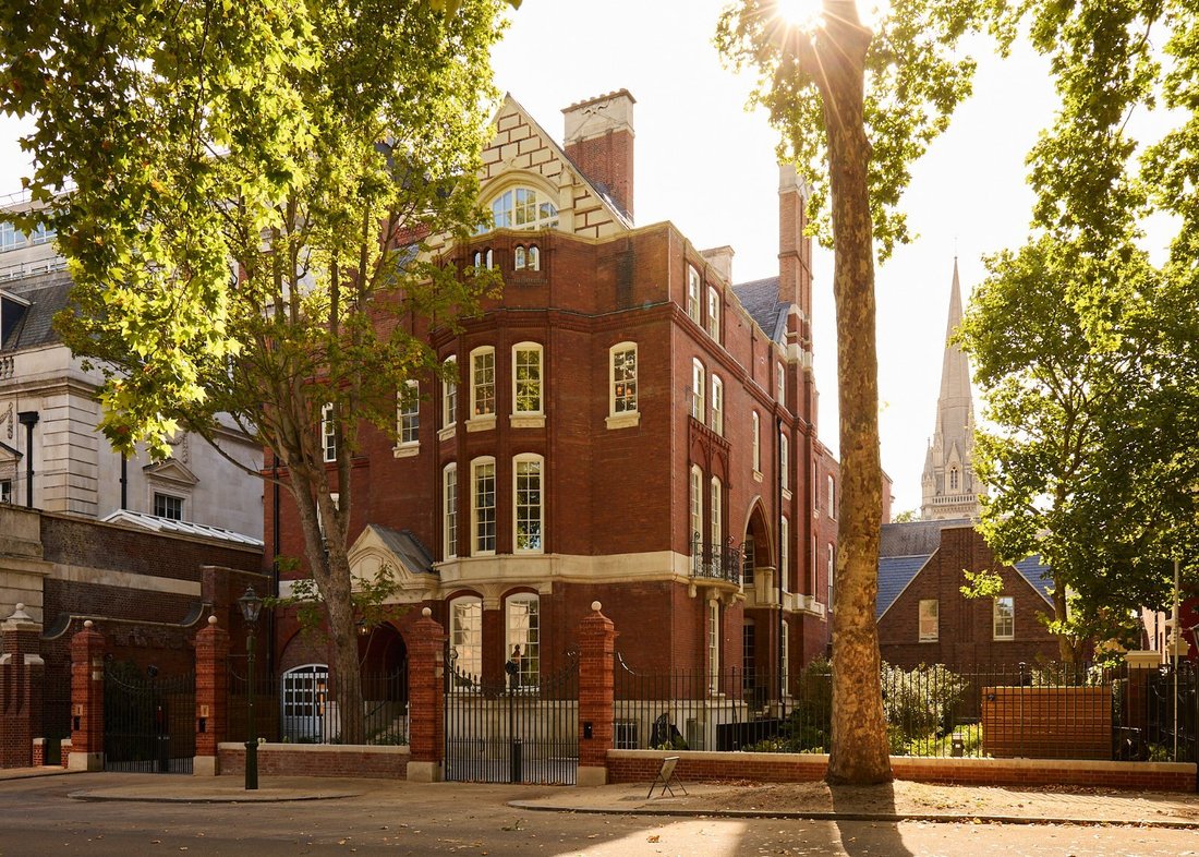 Apartment in Campden Hill, Kensington And Chelsea, England 2 - 18985667