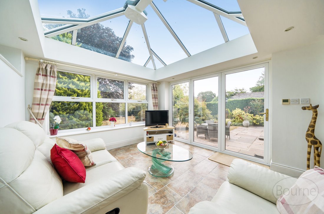 Bungalow in Headley Down, England 4 - 18985188