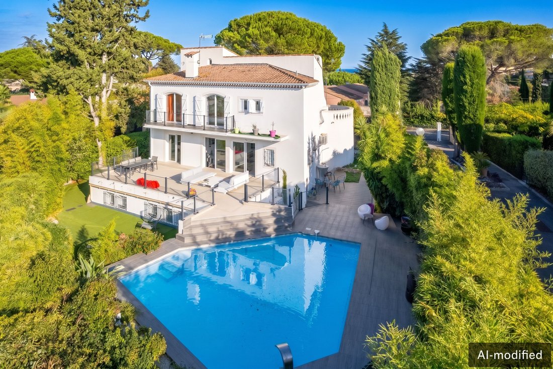 House in Le Grand Duc-Minelle, Mandelieu-la-Napoule, France 2 - 18986213