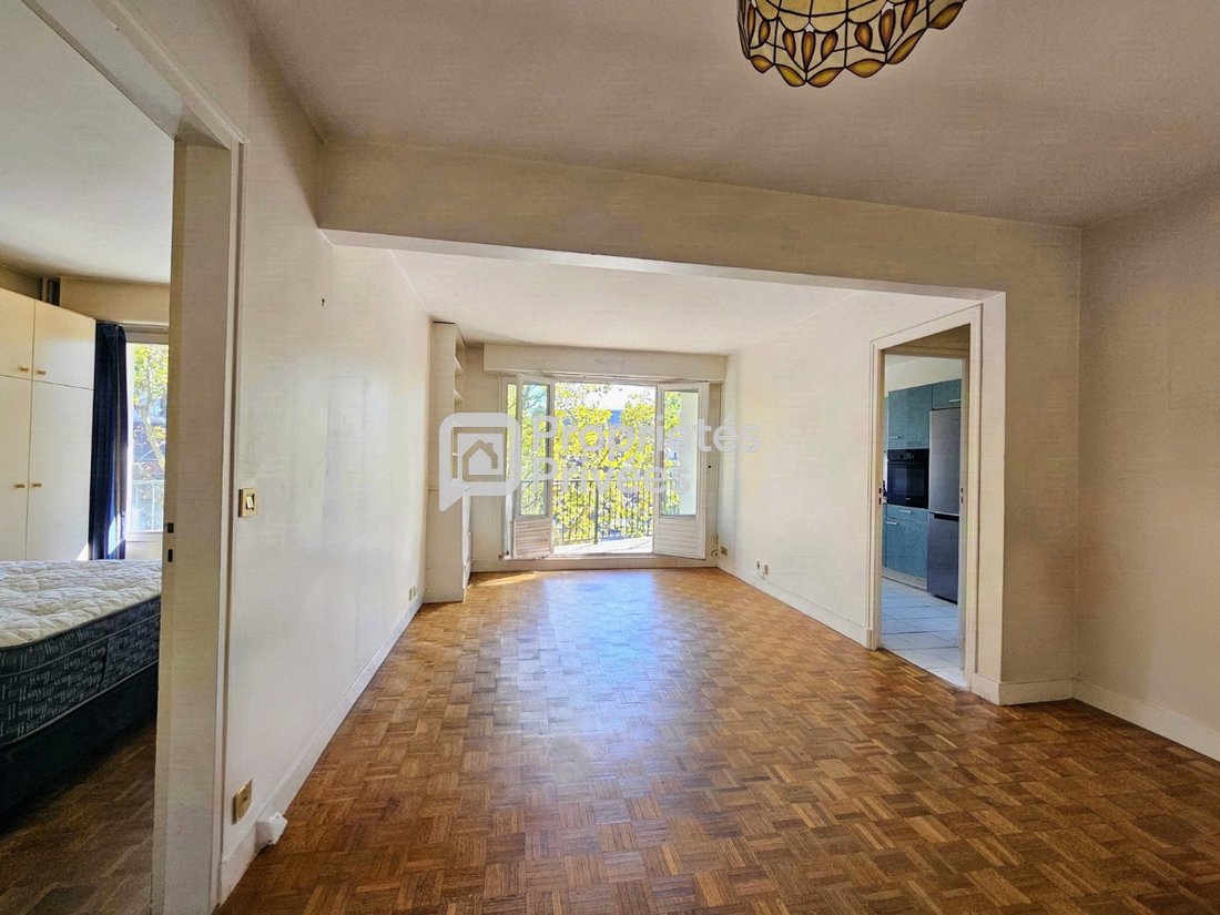 Apartment in Perouses, Paris, Ile-de-France 2 - 18986805