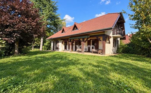 House in La Balme-de-Sillingy, Auvergne-Rhône-Alpes, France 1