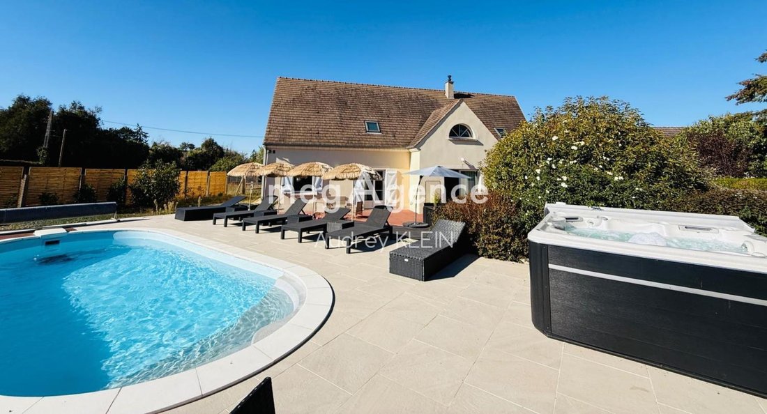 Country House in Thorigny-sur-Oreuse, Bourgogne – Franche-Comté, France 3 - 18986381