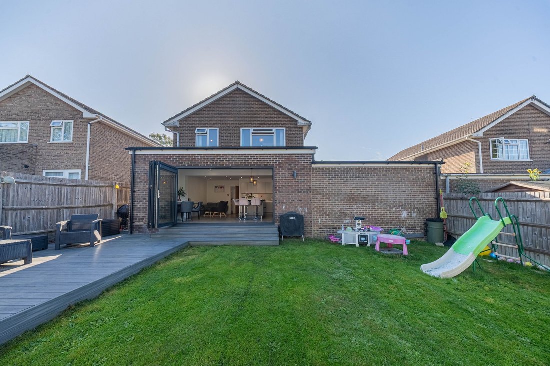 House in Haywards Heath, England 2 - 18986117