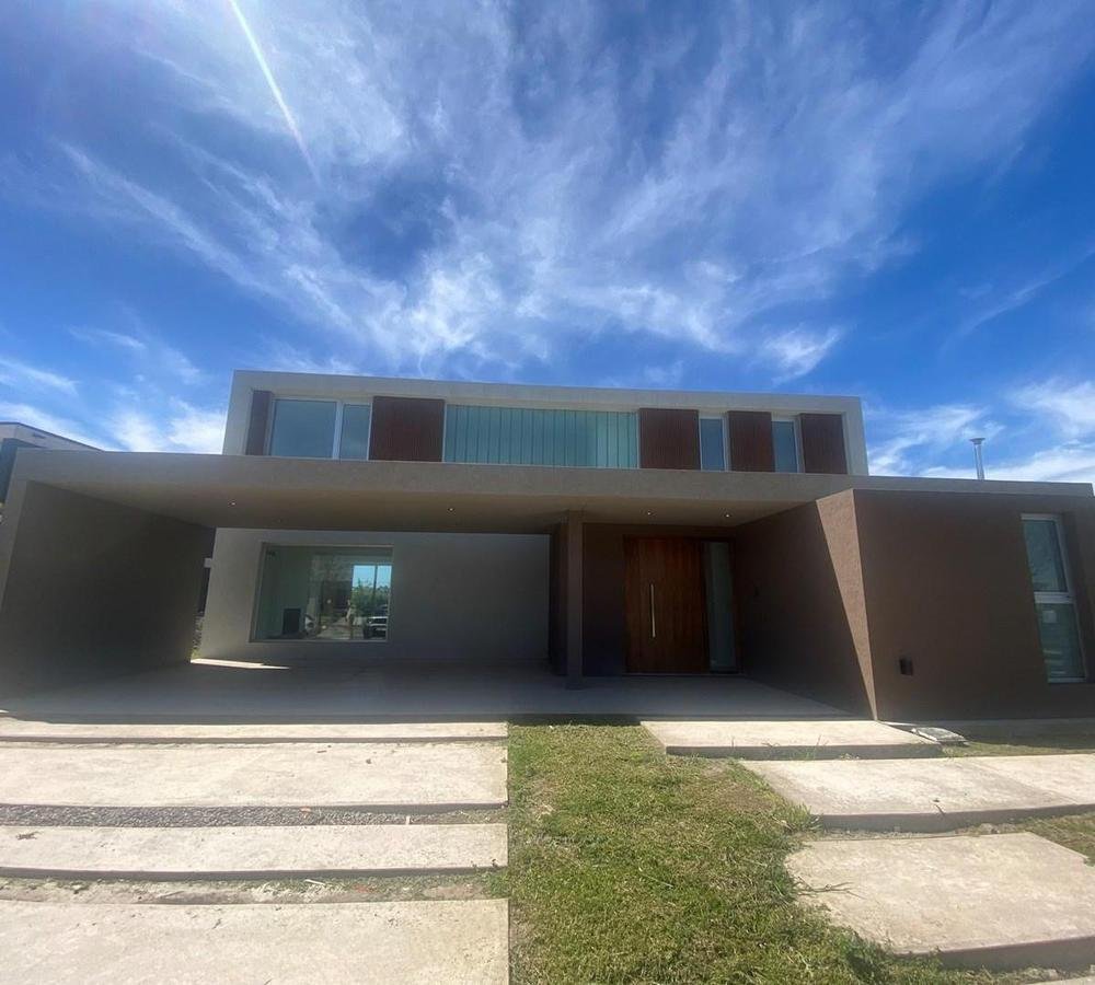 House in Belén de Escobar, Buenos Aires Province, Argentina 1 - 18986942