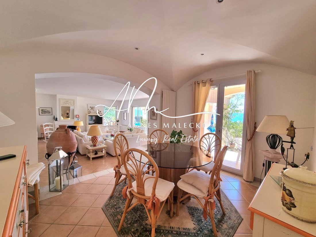 Estate in Nord, Cavalaire-sur-Mer, France 5 - 18254132
