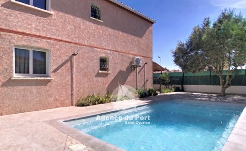 Villa in Zone Plage, Saint-Cyprien, France 1