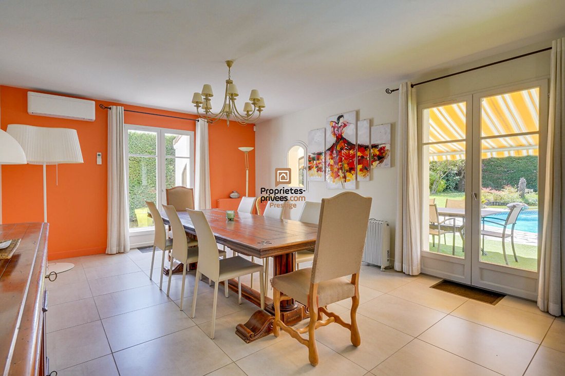 Villa in Centre Ville, Mérignac, France 5 - 18986824